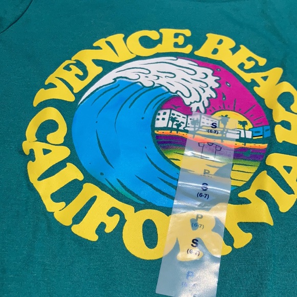 Old Navy Boys Tee - Picture 2 of 3